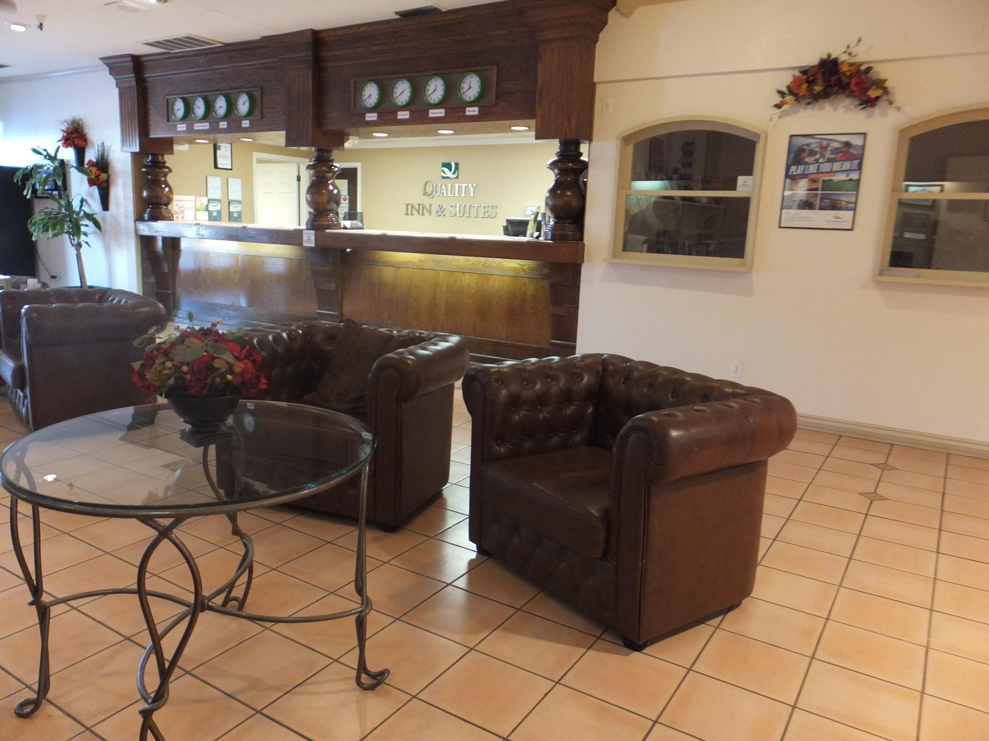 Quality Inn & Suites Lake Havasu City Exterior photo