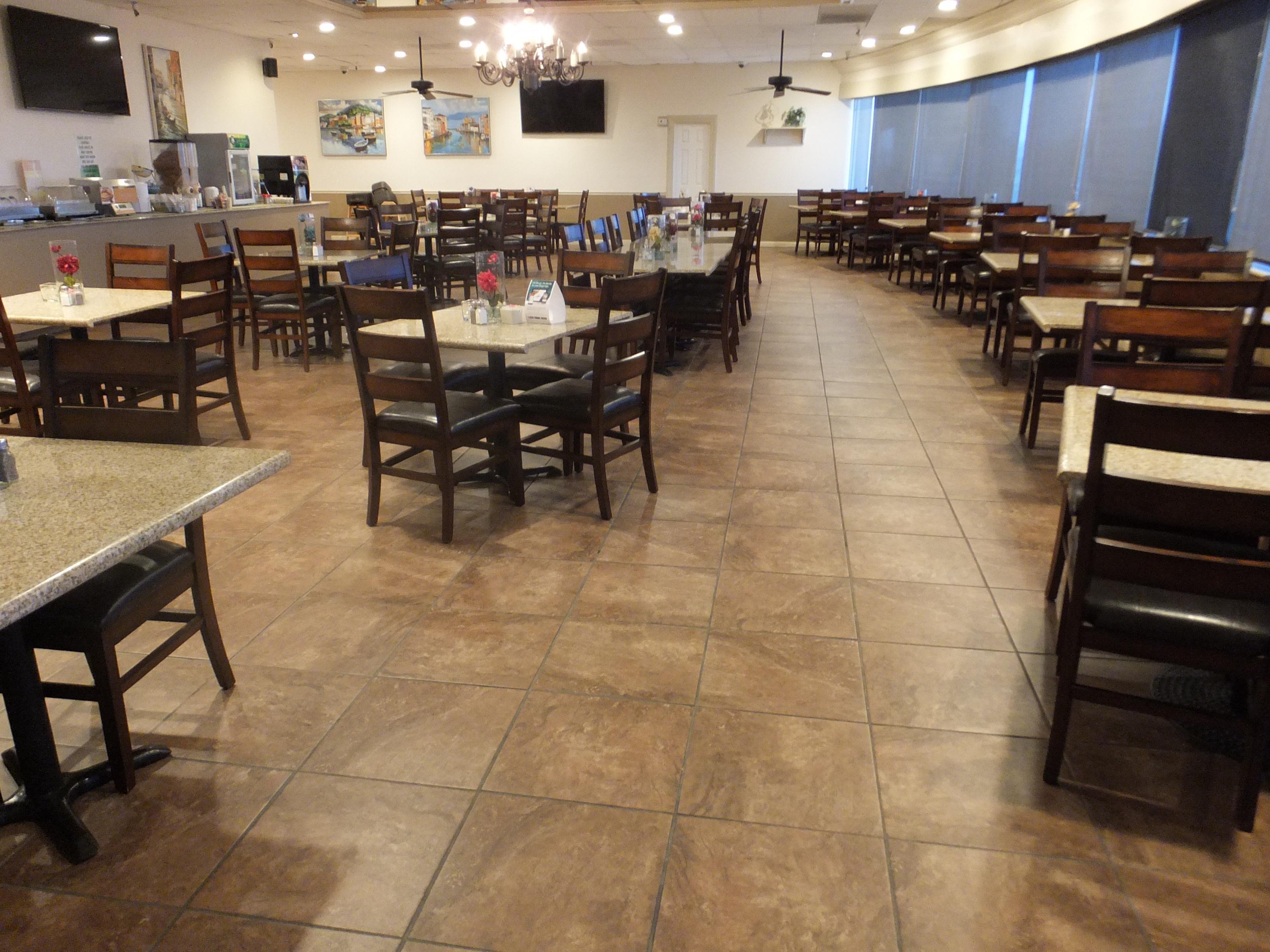 Quality Inn & Suites Lake Havasu City Exterior photo