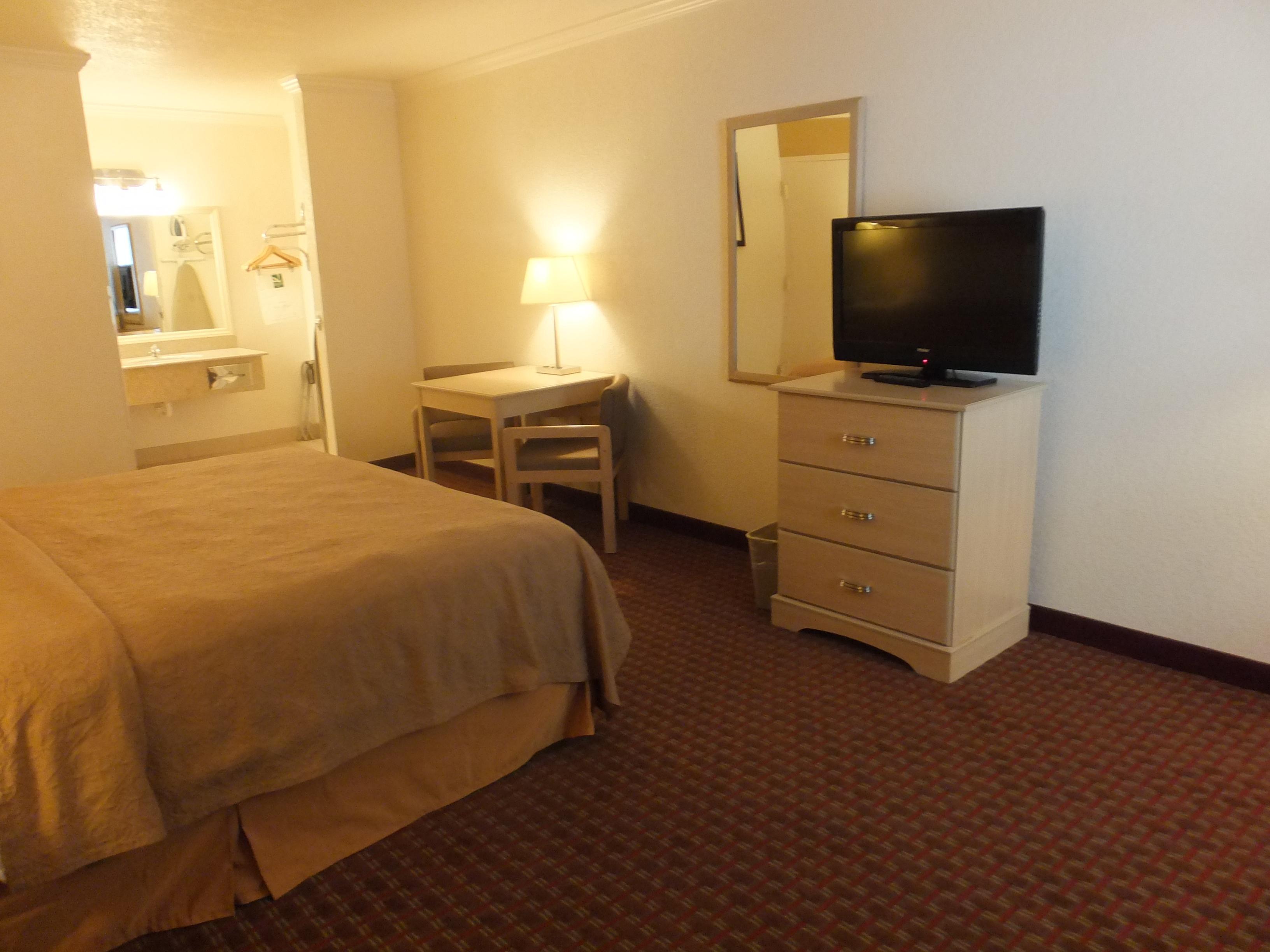 Quality Inn & Suites Lake Havasu City Exterior photo