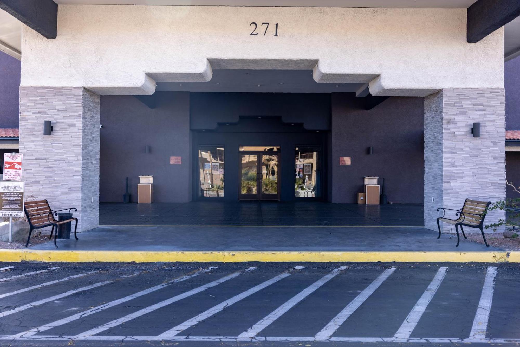 Quality Inn & Suites Lake Havasu City Exterior photo